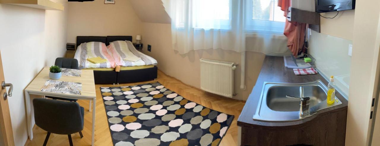 Kuenszler Apartmanhaz Zamárdi Екстериор снимка