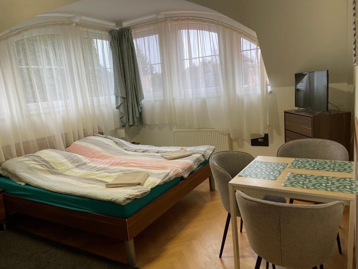 Kuenszler Apartmanhaz Zamárdi Екстериор снимка