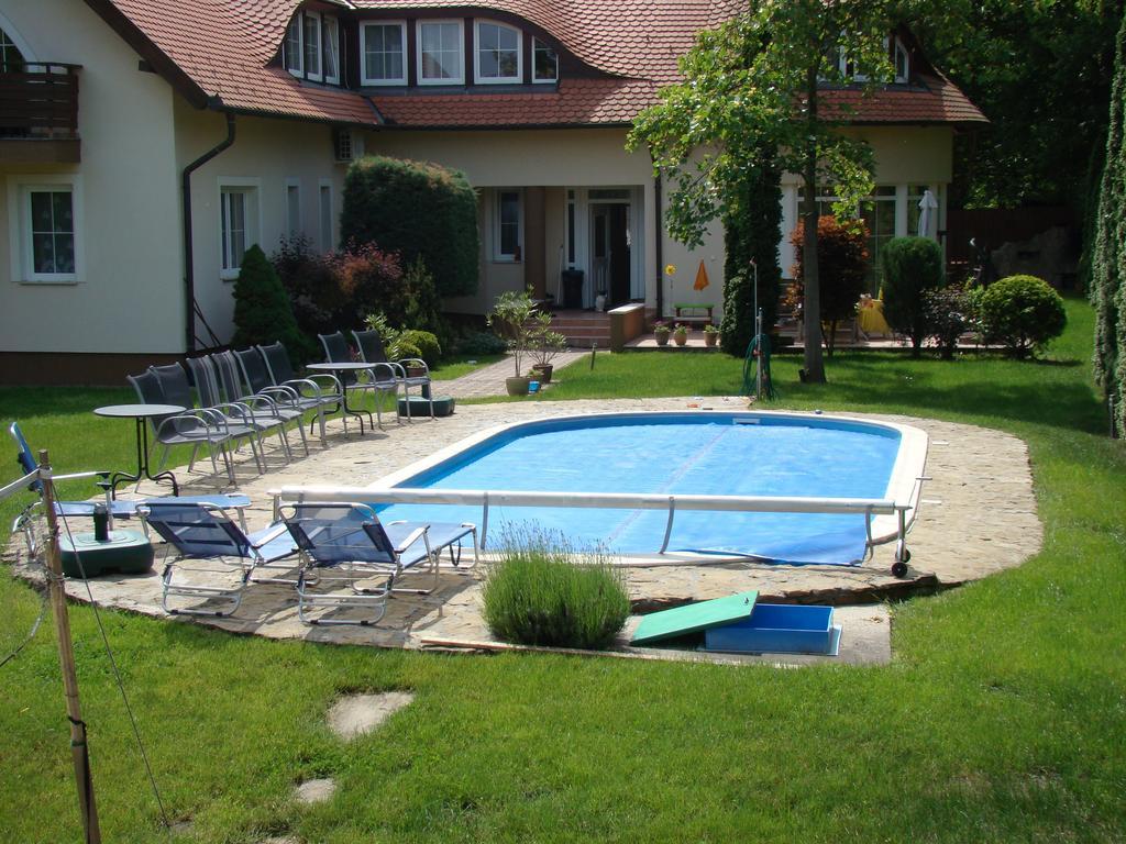 Kuenszler Apartmanhaz Zamárdi Екстериор снимка